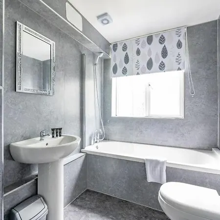 *f6gh For Your Relaxed & Cosy + Free Parking & Wifi Leeds (West Yorkshire)