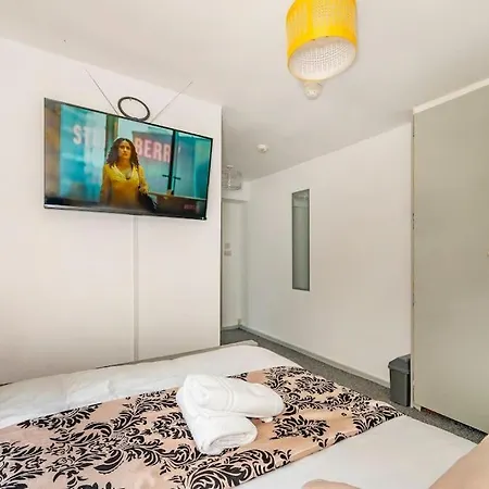 *f6gh For Your Relaxed & Cosy + Free Parking & Wifi Apartmán *