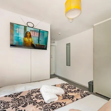 شقة *f6gh For Your Relaxed & Cosy + Free Parking & Wifi *
